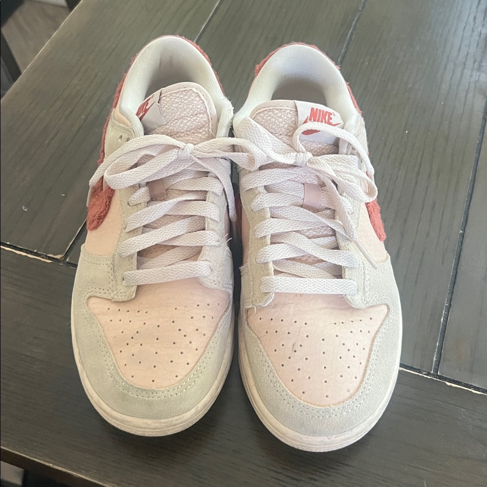 Nike Dunk - Picture 2 of 3